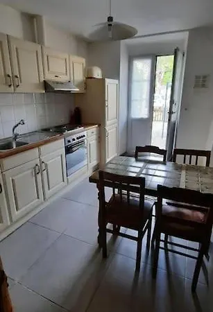 Apartment Rdc Avec Terrasse Privee Castellane